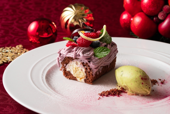 Dolce　｜ ベリーのティラミス ノエル仕立てとピスタチオのアイス