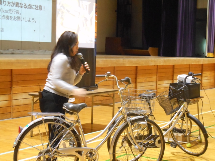 船橋法典高等学校での自転車の安全教室