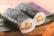 <とり銀亭>国内産鶏肉使用 照焼チキン巻き寿司