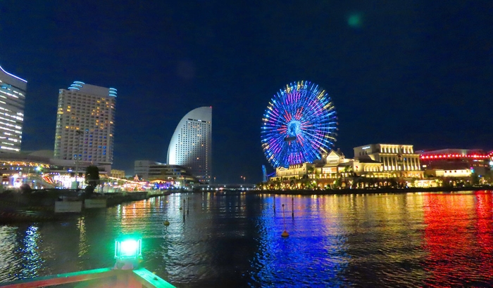 みなとみらいの夜の景色