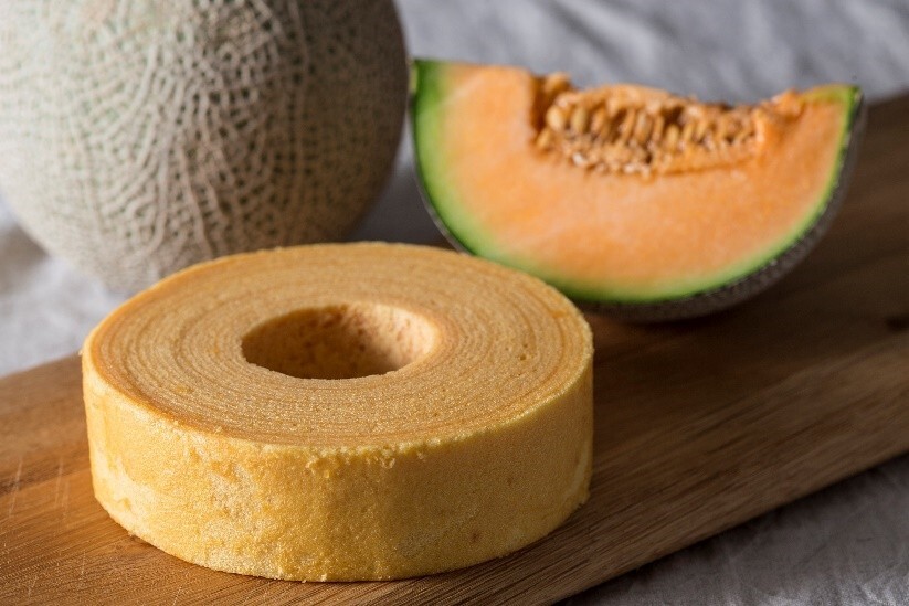 【お土産にも人気のメロンバウムクーヘン】