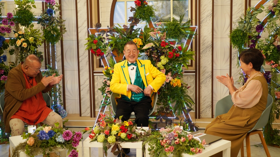 拍手を促す!?マギーさん