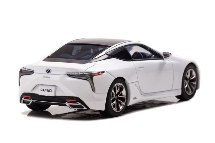 LC500h White Nova Glass Flake:後