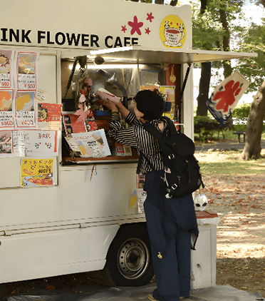 キッチンカー出店の様子 （過去イベント）