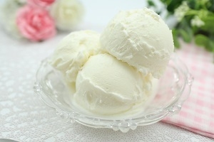 純白!酪農歴130年の牧場自家製アイス