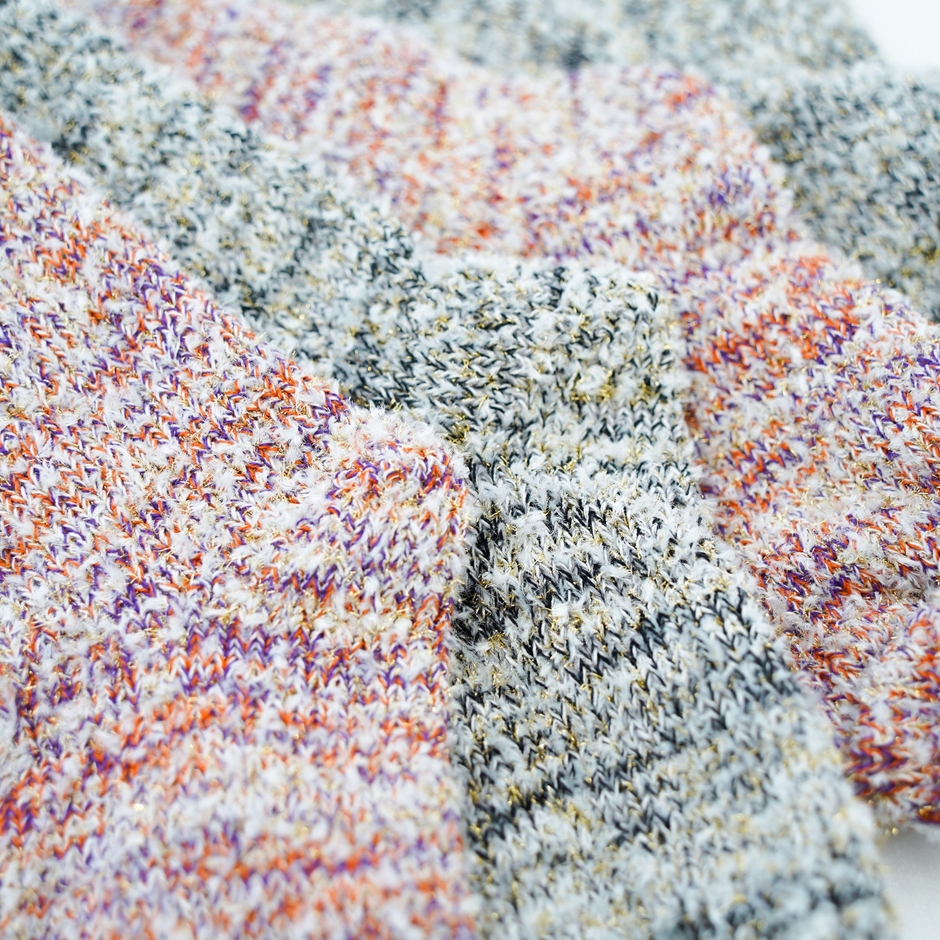 きらきらスラリットヤーンが編まれたチャリックスソックス