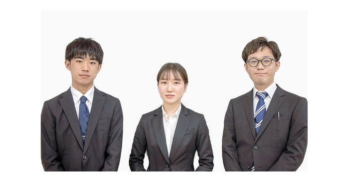 2022年入社の新入社員（左から髙井亮佑・小原奈々・髙崎 廉）
