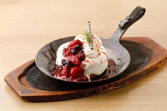 たっぷり桜クリームのかま焼ホットケーキ/世界のビール博物館