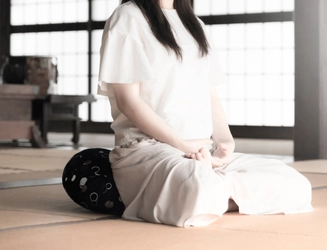 自宅で“坐禅”を組んで日々の生活をより質の高いものに　 家庭用の坐禅用具「坐蒲(ざふ)」を11月30日に発売