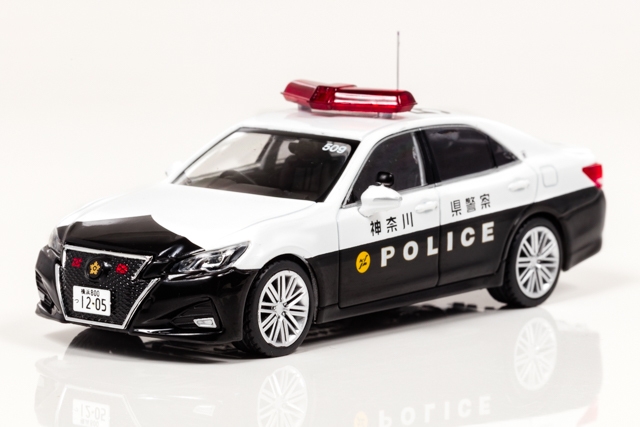 1/43 トヨタ クラウン アスリート 2017 神奈川県警察高速道路交通警察隊車両:左前
