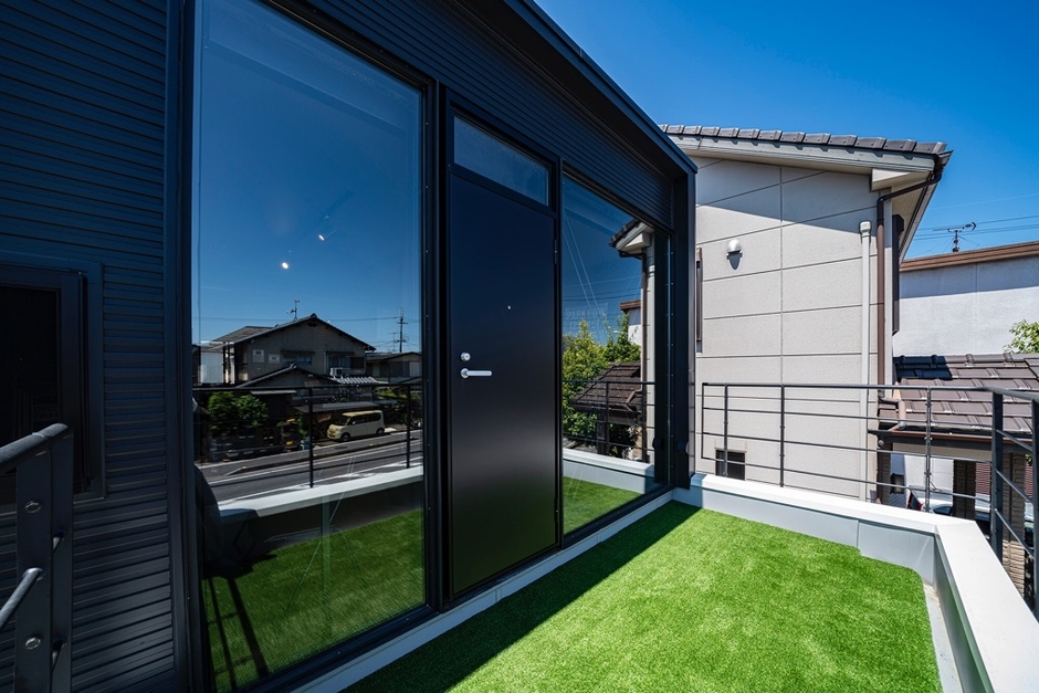 ルーフバルコニー(外から)