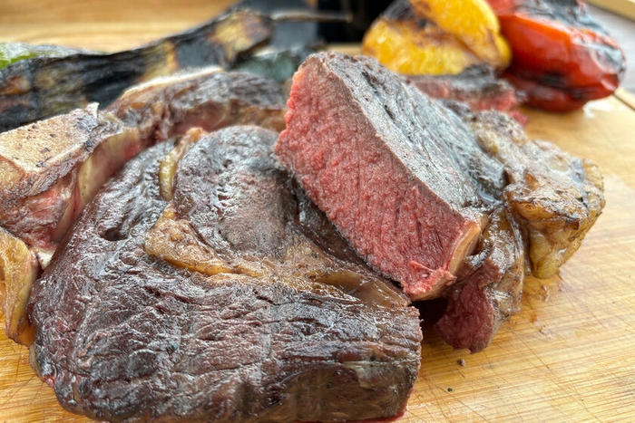 ルビアガレガ骨付きリブロースステーキ