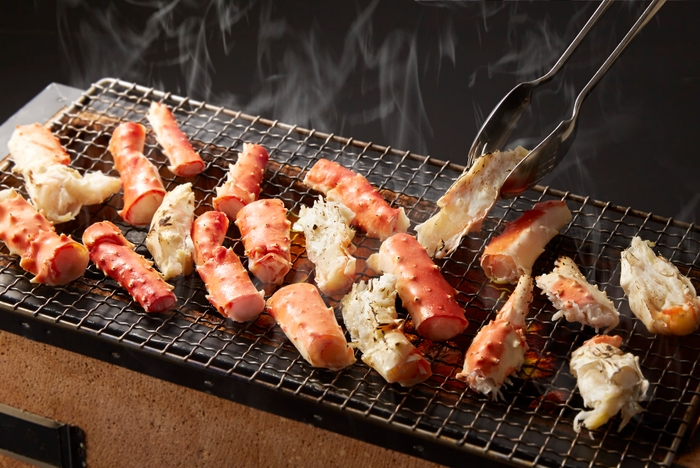 香ばしい香りが詰まったタラバガニの炭火焼き(休暇村岩手網張温泉)