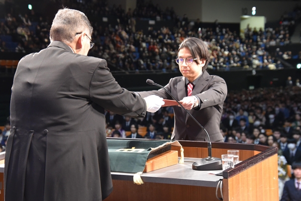 法学部代表の牛鼻竜之介さん