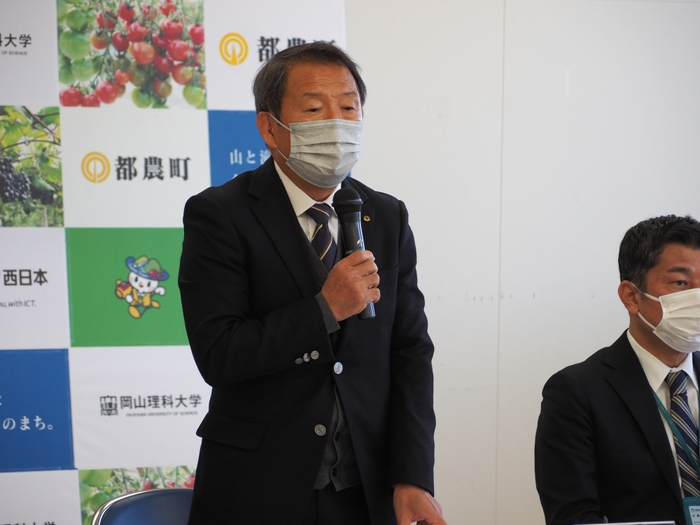 「養殖・加工・販売までのシステム構築めざす」と期待を込める河野町長