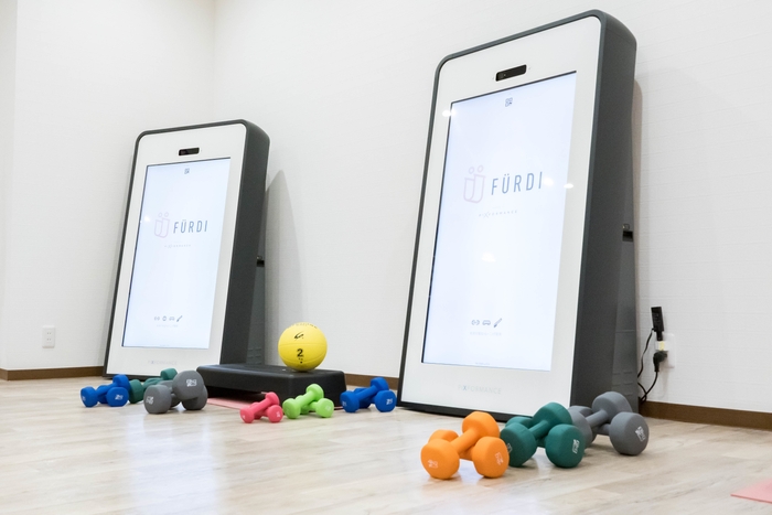 ダンベル・チューブ・ボールなどの器具でLet's training！