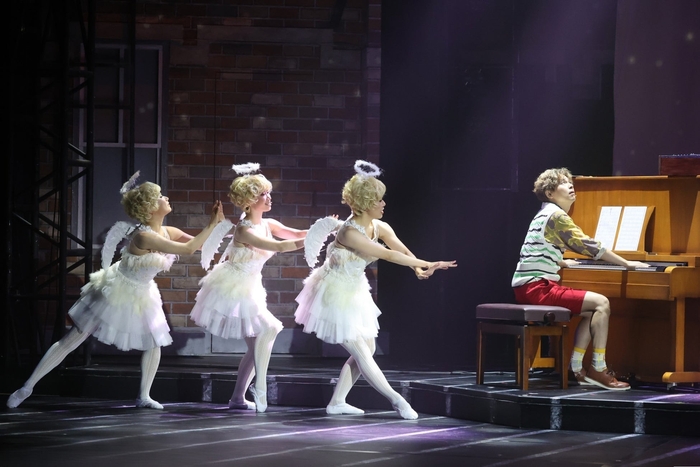 写真提供:東宝演劇部