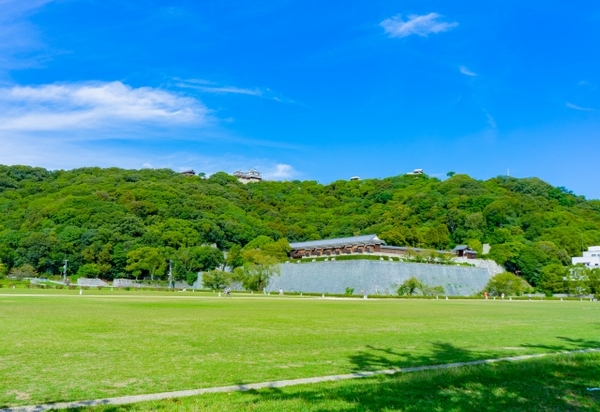 会場の「松山城 城山公園」