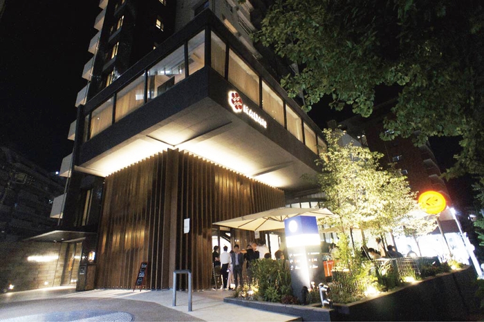 リノベーションを経て歴史を刻み続けています。