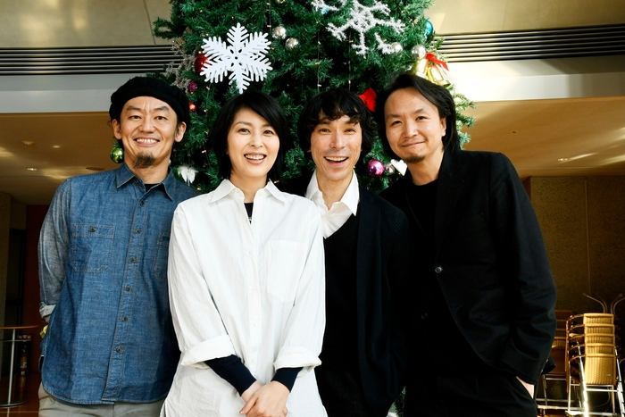 (左から)近藤良平、松たか子、首藤康之、長塚圭史