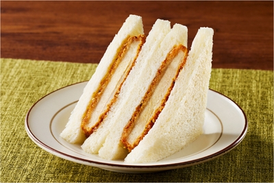 風来坊監修 手羽先唐揚風チキンカツサンド