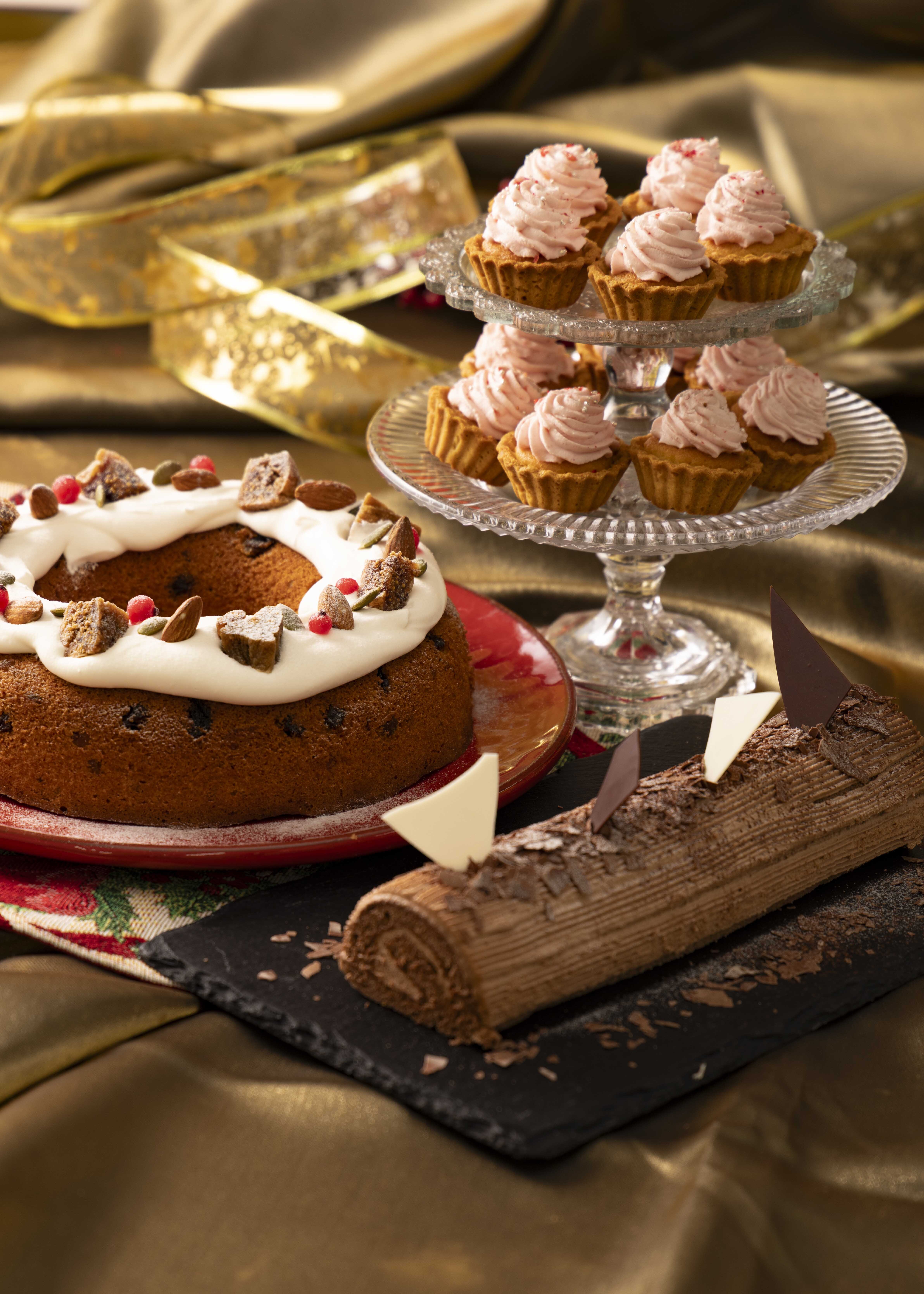 2日間限定メニュー(いちごのクリスマスツリーモンブラン、シュトレンエンゼル、ブッシュ・ド・ノエル)