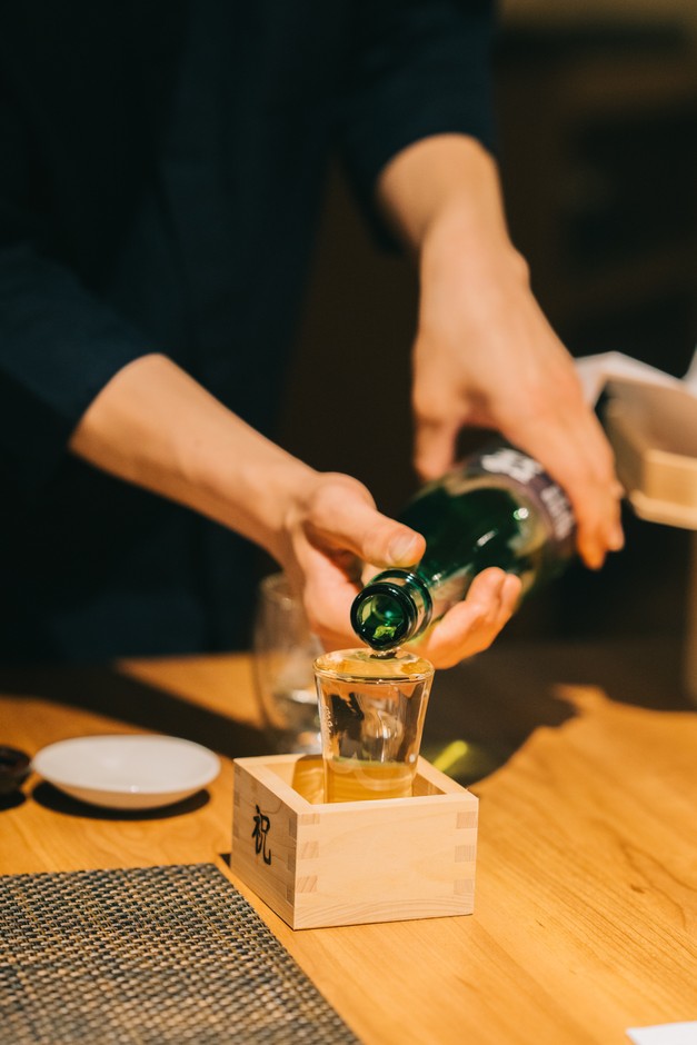 島の日本酒と共に