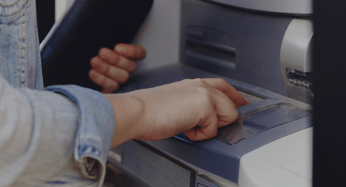 通話動作検知AIカメラで、振り込み詐欺を防止 5