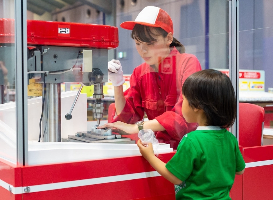 トミカ組立工場(有料)