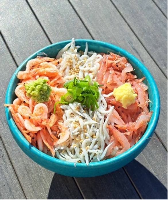 「駿河の3色丼」金目鯛お味噌汁付 ~生桜えび・釜揚げ桜えび・釜揚げしらす~