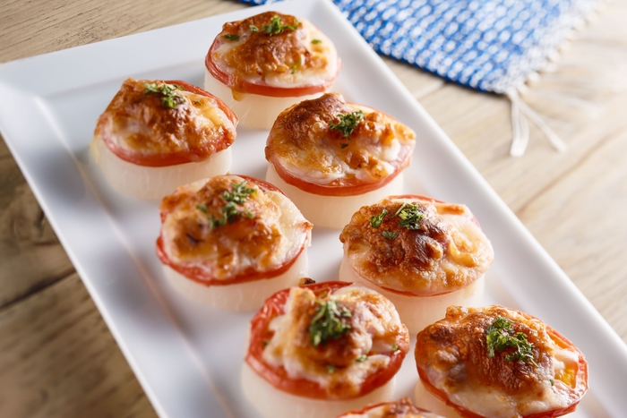 【ディナー】丹後の大根のトマトコンソメ煮 パンチェッタチーズ焼き