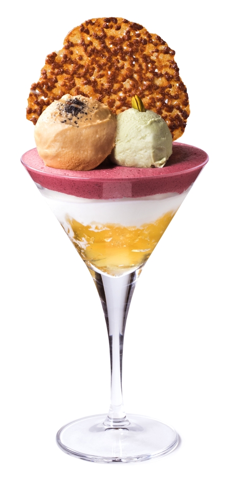 【札幌市・パフェ、珈琲、酒、佐藤】キャラメルとピスタチオのパフェ