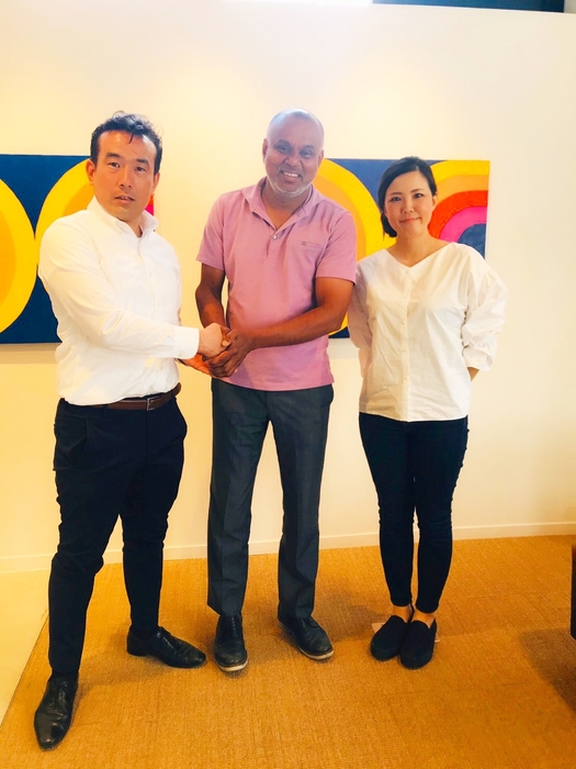 中央:アクシオヘリックス代表 シバスンタラン スハルナン氏