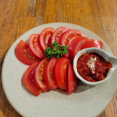 冷やしトマトトマだれで