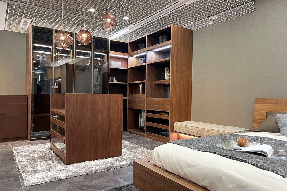 ARUNAi 東京ショールーム_クローゼット