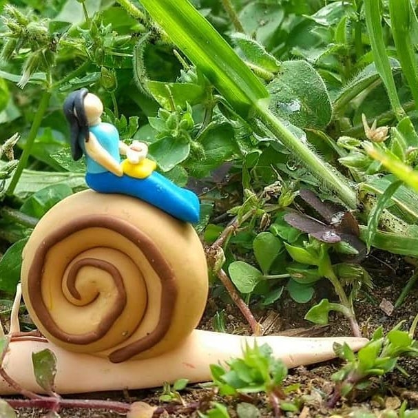 C賞:カタツムリさんの上で動くティータイム (Himariさん)