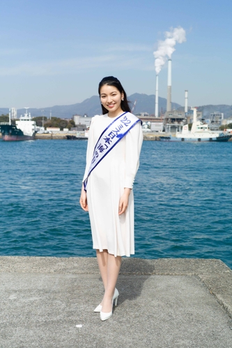 2022ミス日本「海の日」属安紀奈さん