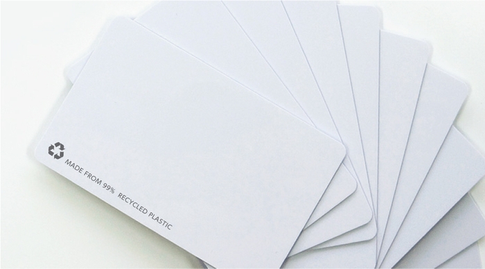 再生プラスチック99%素材使用