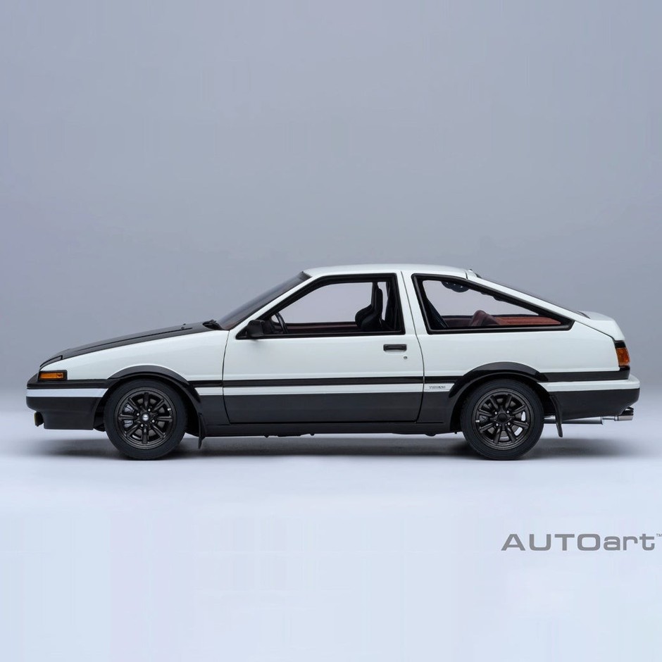 1/18スケール トヨタ スプリンター トレノ (AE86) 「頭文字D」(C)しげの秀一/講談社