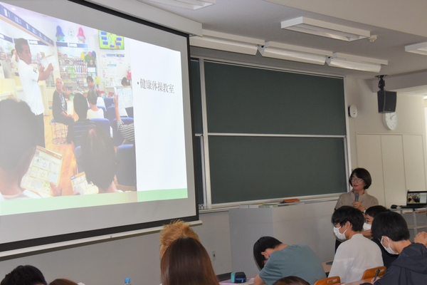 健康体操教室の様子を写真で紹介