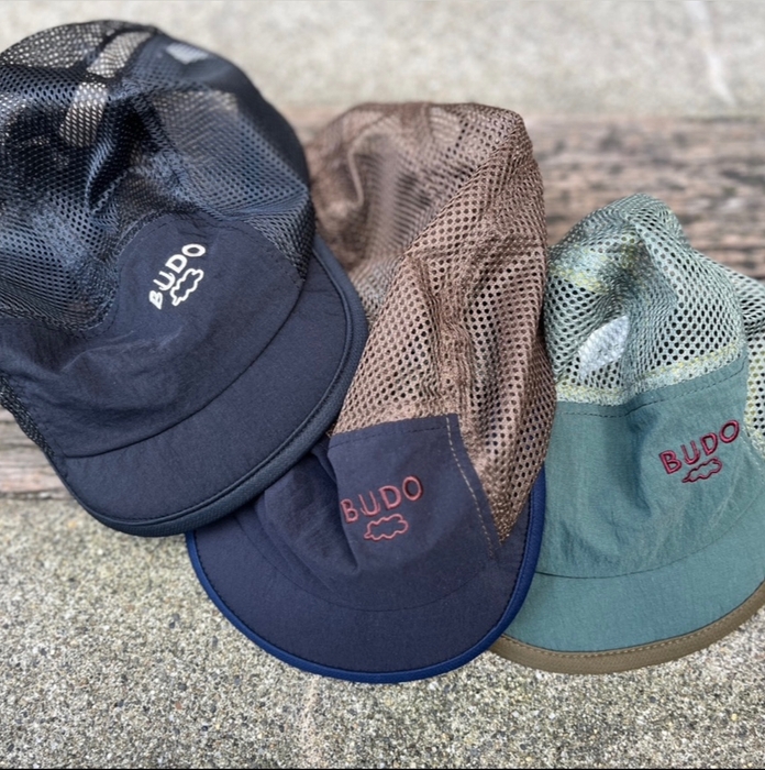 3.＜SOFT BRIM MESH CAP>