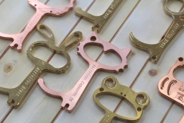 ネコやカエル等オシャレで個性的なドアオープナー登場！ 純銅製・真鍮製で抗菌作用も　 CAMPFIREにてクラウドファンディング開始