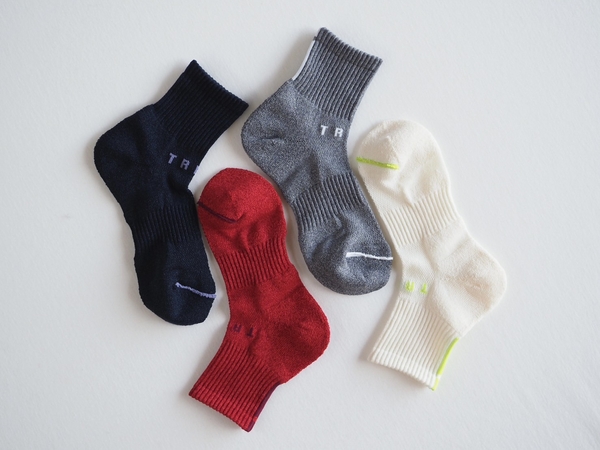 「美濃和紙」と尾州メリノウールを掛け合わせた新素材“和紙ウール”ソックス