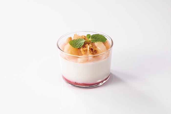 ドルチェ:ビアンカ・アモーレ(アマレッティ香るピーチパンナコッタ)