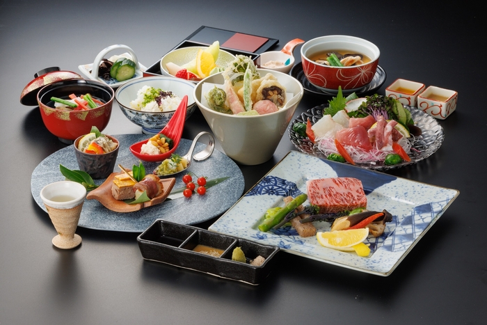 鉄板料理や津和野の旬の食材を味わう<お食事>