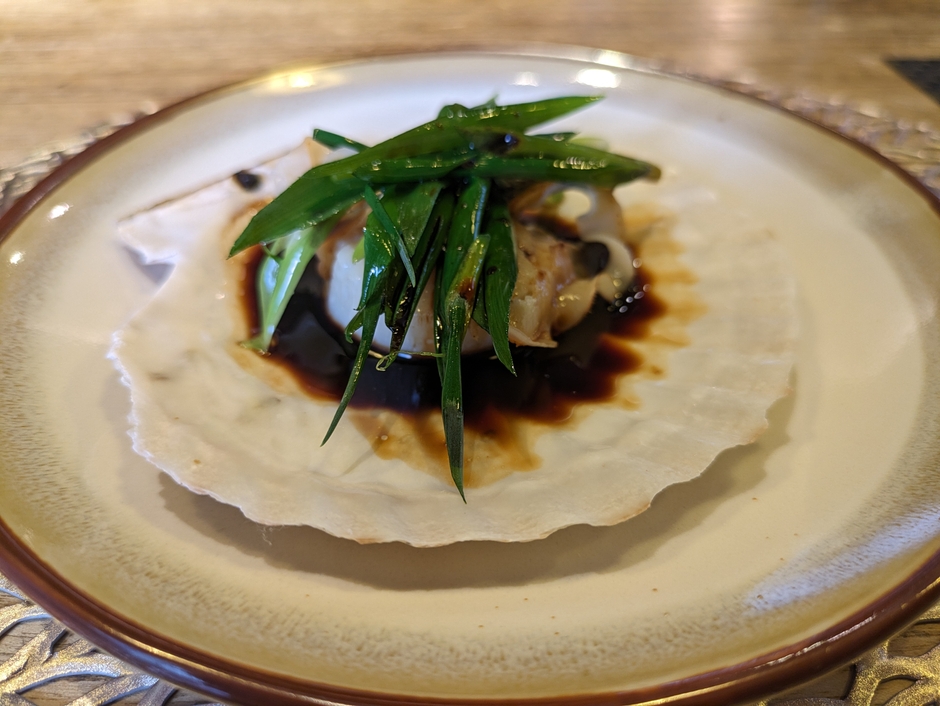 ホタテの蒸し物 魚醤ソース