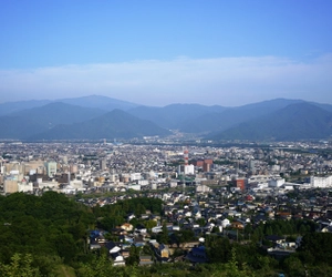 長野県長野市へ本社移転または事業所を設置し、 移住すると最大550万円の支援金を支給！