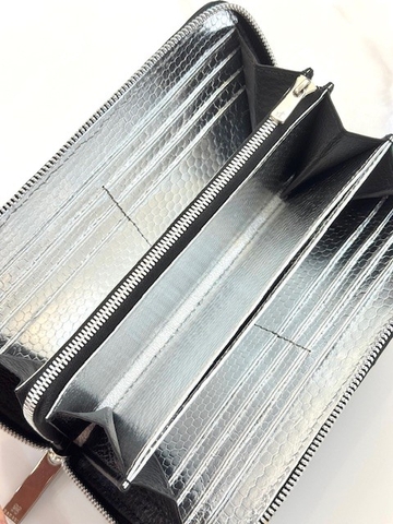 ガルーシャのシルバーの内側は、海蛇のシルバー