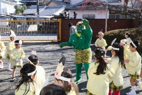 昨年度の豆まきの様子