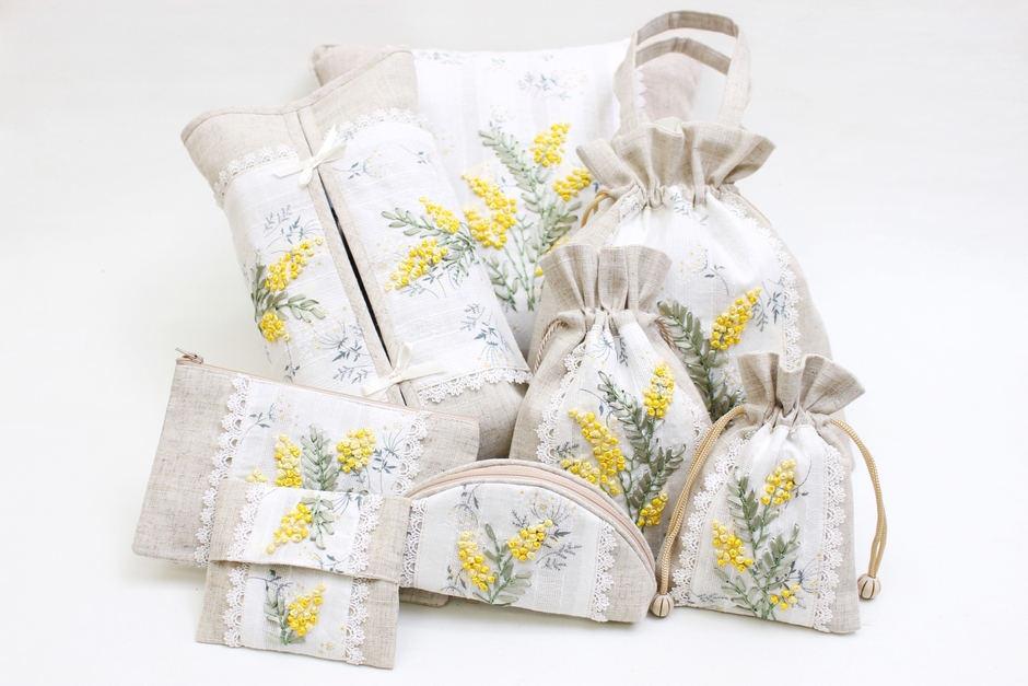 ポーチ類各種 990円~3,080円